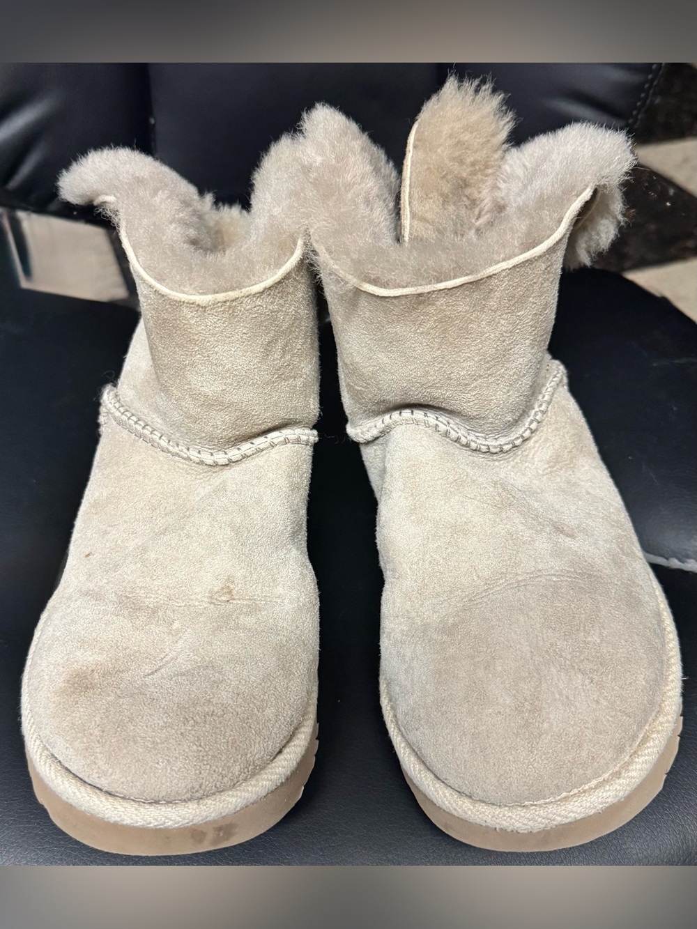 UGG Women's Short Shearling Suede Boots - Light gray/taupe